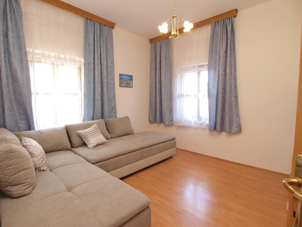 Apartments Joko 1160 Pula Exterior photo